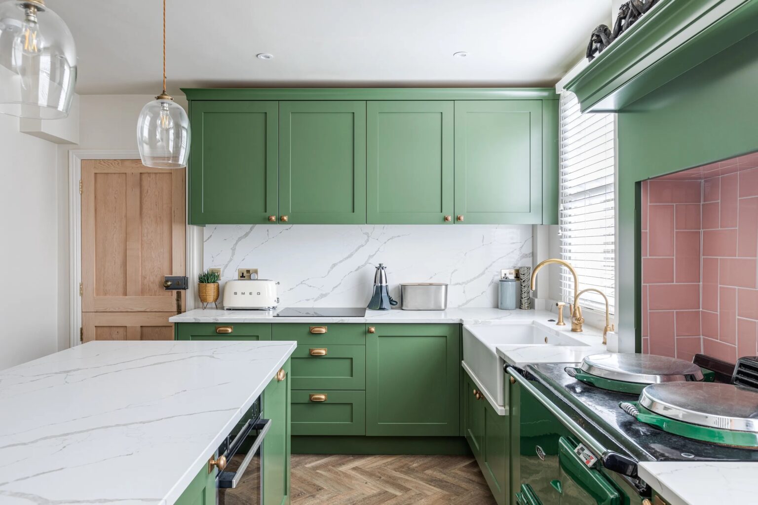 Кухонный гарнитур в зеленом цвете дизайн