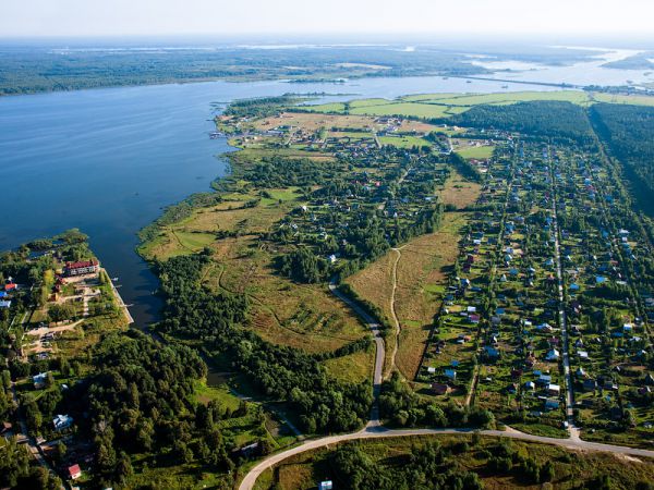 Появление крупного посёлка на берегу Иваньковского водохранилища